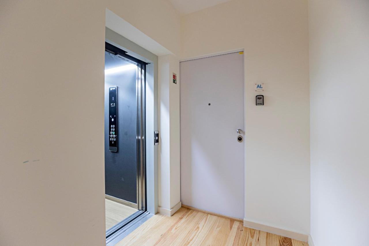31 Janeiro 157 - Charming 1Br Flat W/ Ac & Balcony By Lovelystay بورتو المظهر الخارجي الصورة
